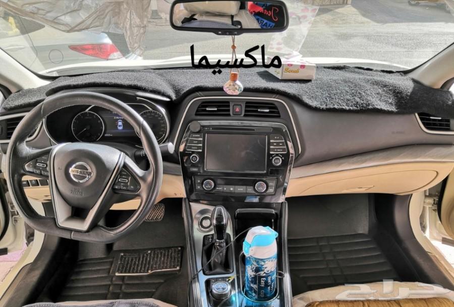 دعاسات وارضيات 5D للسيارات
