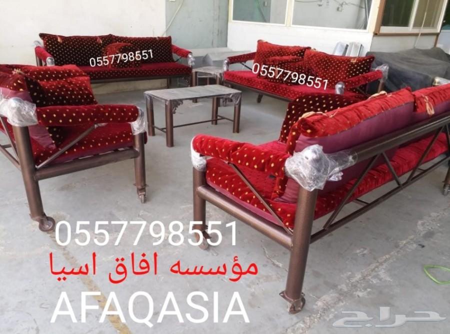 كراسي حديد للجلسات الخارجية والحدايق