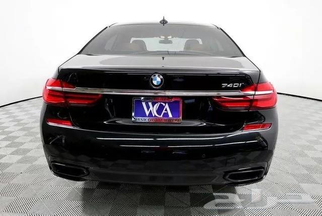 2016 BMW 740 i