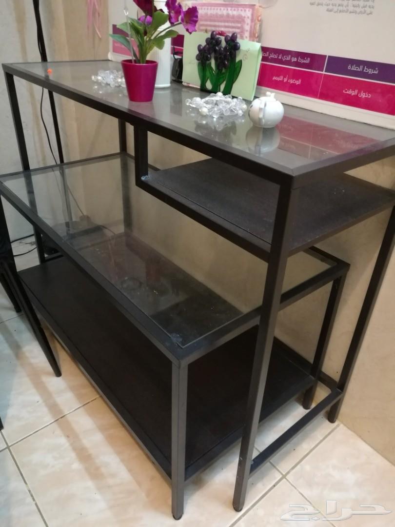 طاولات أثاث