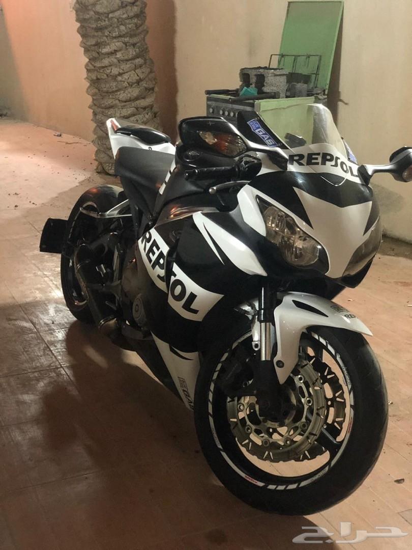 للبيع ريس سبيار1000 هوندا 2008