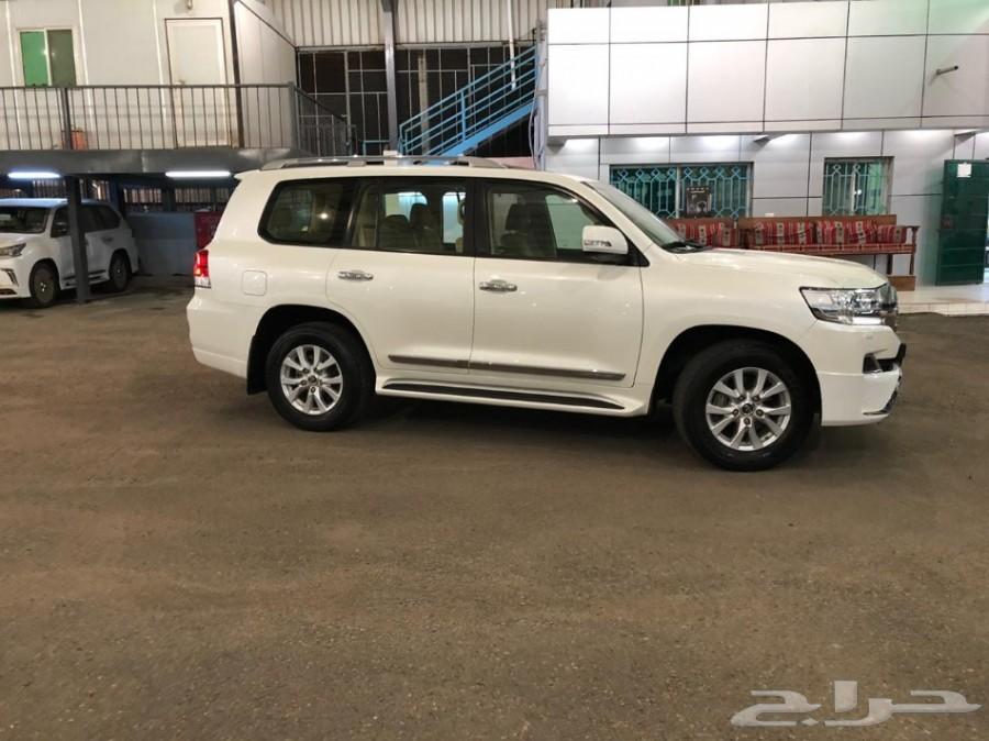 لاندكروزر GXR3 V8 2017