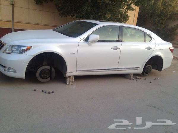 تأمين كفرات وجنوط سيارتك من السرقة