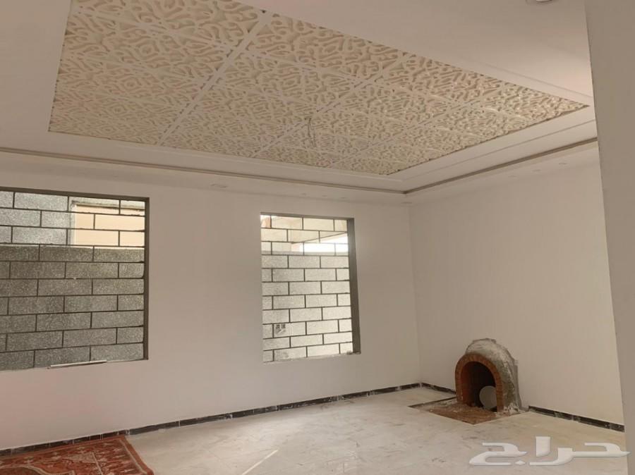 للبيع فيلا مميزة 300 م بحى الجنادرية