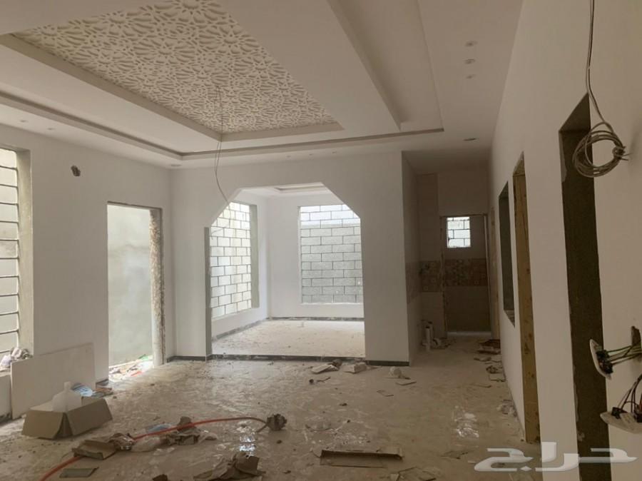 للبيع فيلا مميزة 300 م بحى الجنادرية