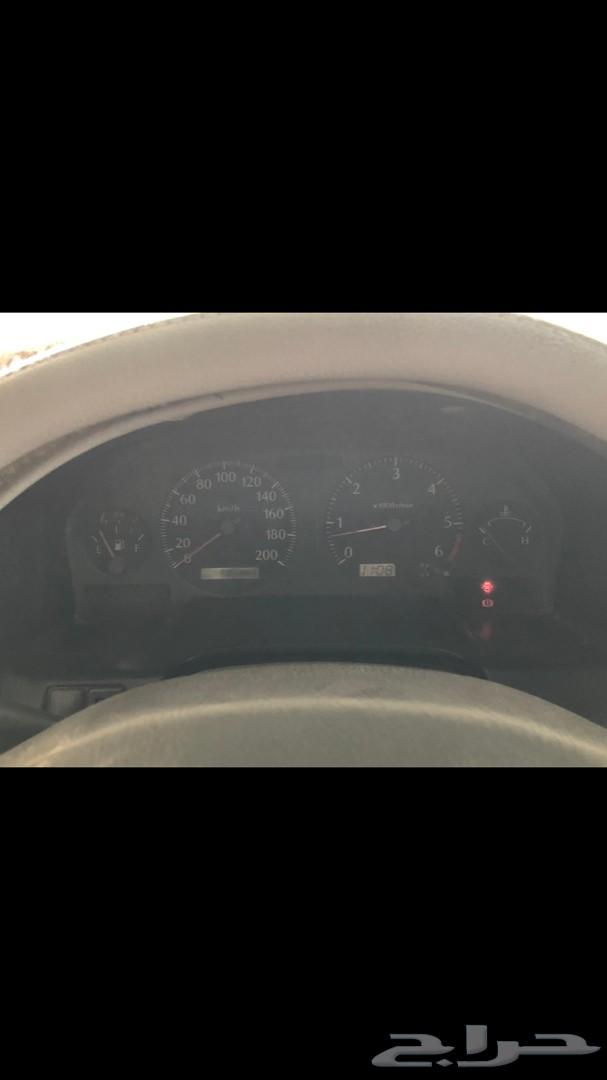 الجيب نيسان باترول 2000