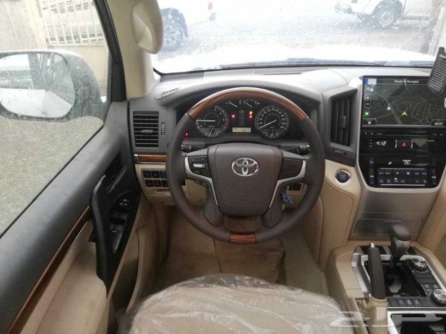 تويوتا لاندكروزر 2018 فل كامل V8 GXR3 اصفار