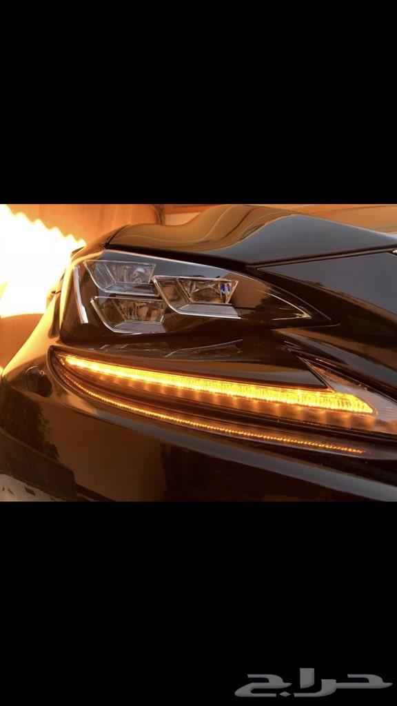 لكسز RCF350 2016 بحالة الوكالة - فل ممشى قليل
