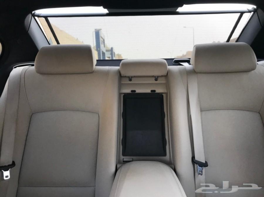- BMW 730Li