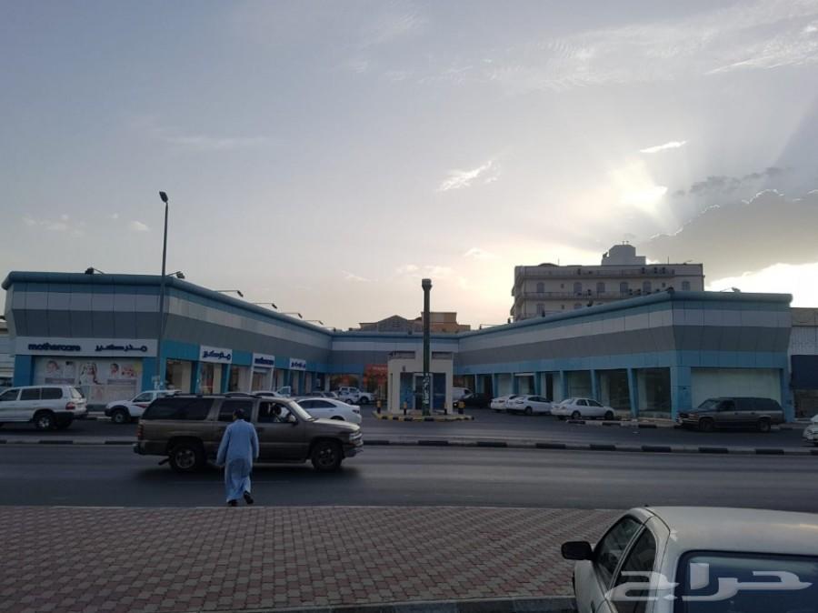 في شارع شهار العام صرافه و معارض للإيجار