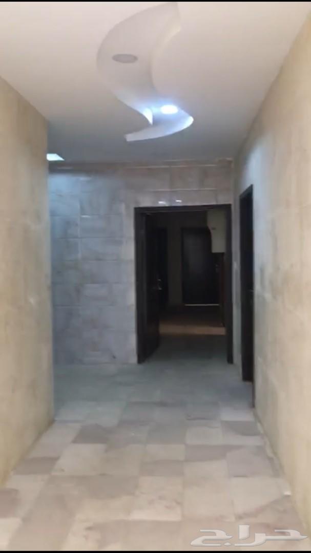 عماره تجاريه للبيع في حي الخضراء (12) شقه