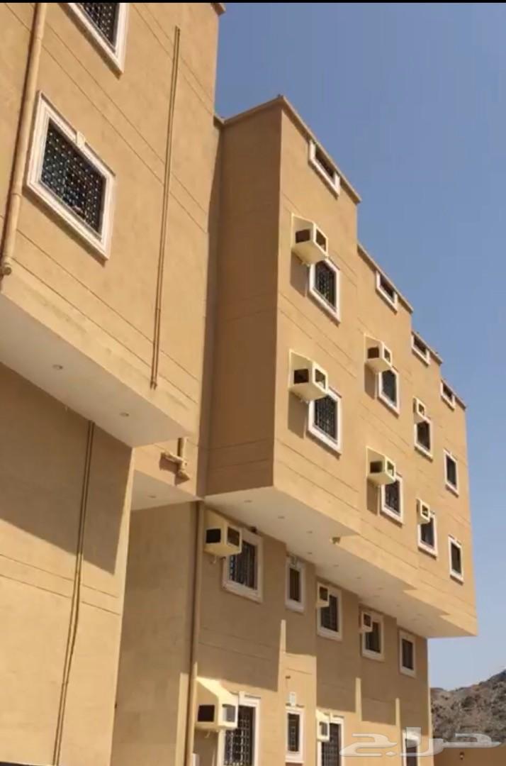 عماره تجاريه للبيع في حي الخضراء (12) شقه