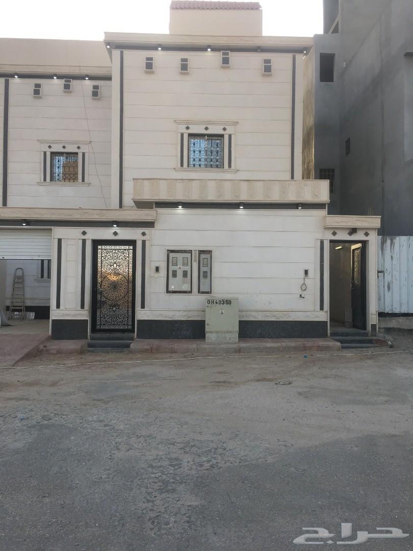 دور أرضي للإيجار بحي البيان