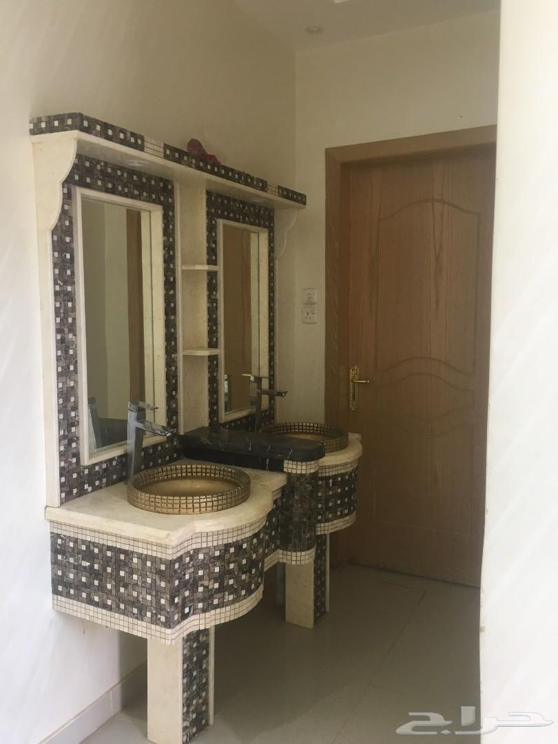 دور أرضي للإيجار بحي البيان
