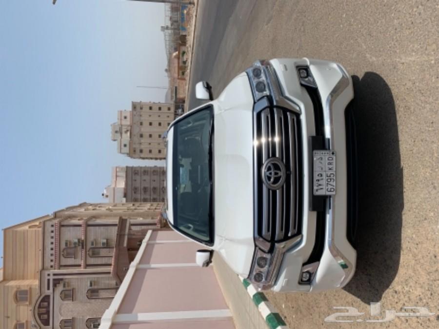 لاندكروزر 2018 فل كامل خليجي