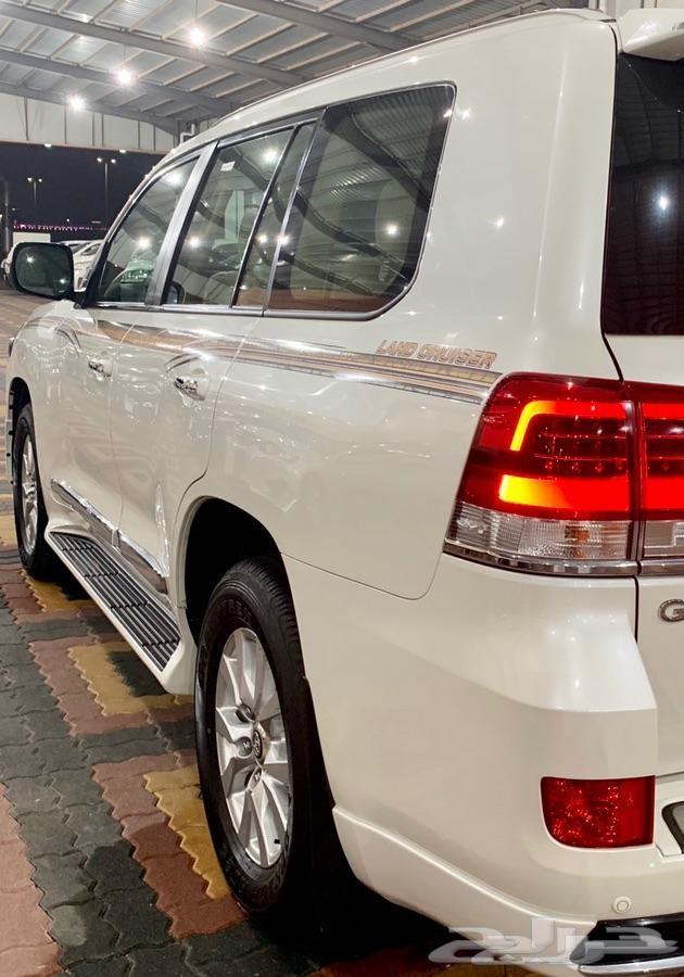 جيب لاندكروزر V8 GXR 3 بريمي ( تم البيع )