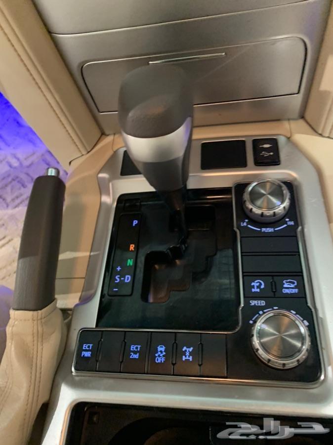 جيب لاندكروزر V8 GXR 3 بريمي ( تم البيع )