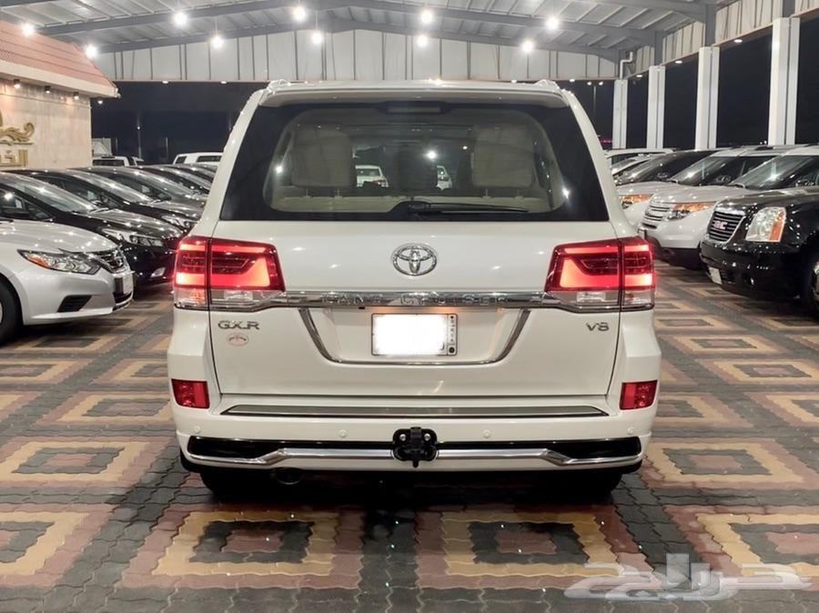 جيب لاندكروزر V8 GXR 3 بريمي ( تم البيع )