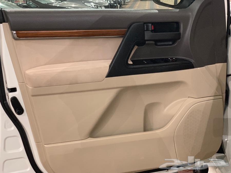 جيب لاندكروزر V8 GXR 3 بريمي ( تم البيع )