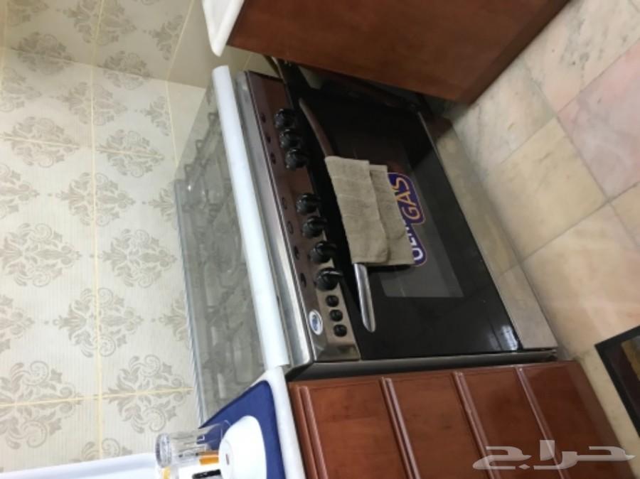 اثاث جديد ثلاث غرف مع الاجهزة (جدة)