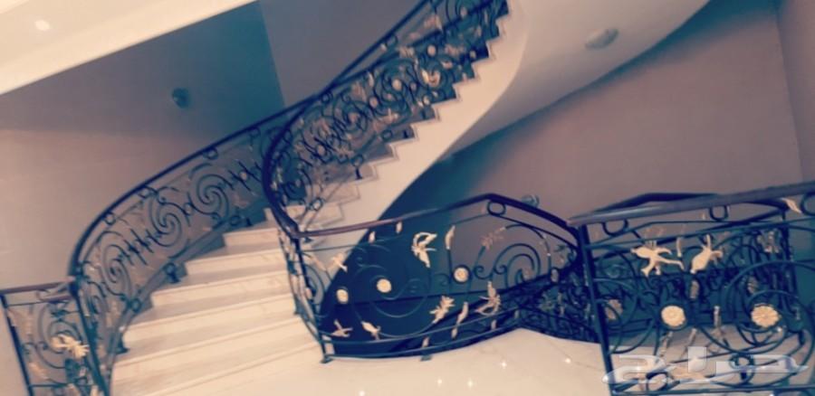 للبيع فيلا و3 شقق بالوسام 1 فاخرة بالطائف