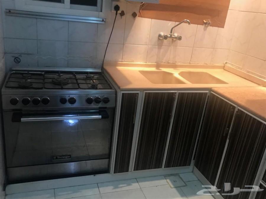 غرفة نوم ومطبخ للبيع في جدة جديد ونظيف