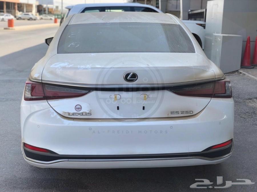 لكزس ES250_2019 AA (سعودي) متوفره لدى الفريدي