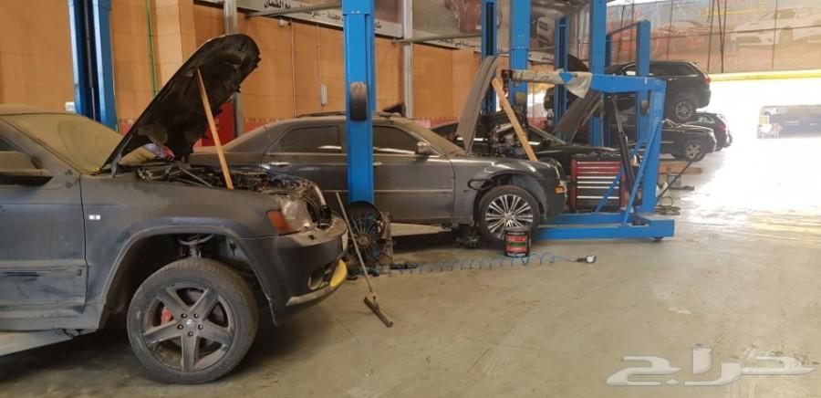 مكاين وجيرات درانجو. شروكي جيب كرايزلر تشارجر