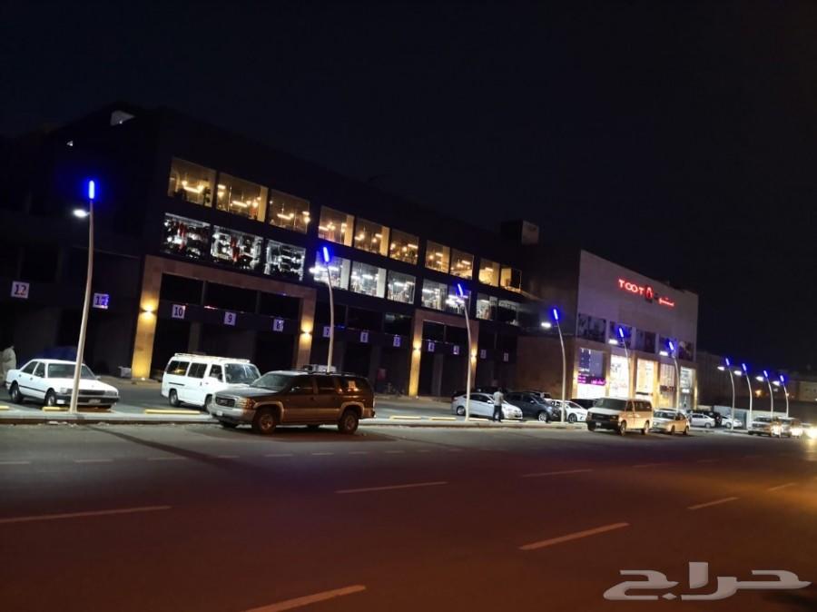 مركز ومحلات تجارية للايجار