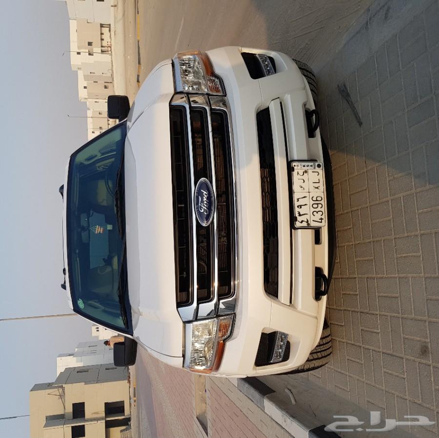 2016 فورد اكسبيدشن XLT دبل ابيض لؤلؤي قصير4x4