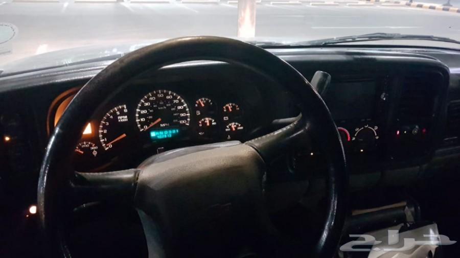 سيارة GMC سوبربان 2000 نظيفة جدا