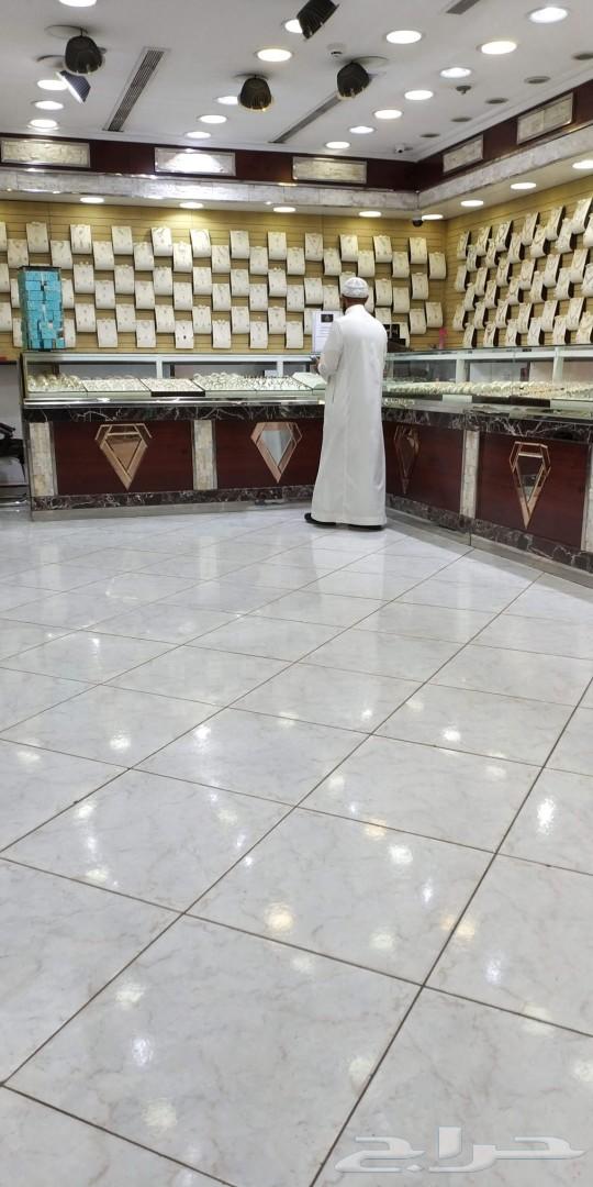 محل اكسسوارات نسائية للتقبيل