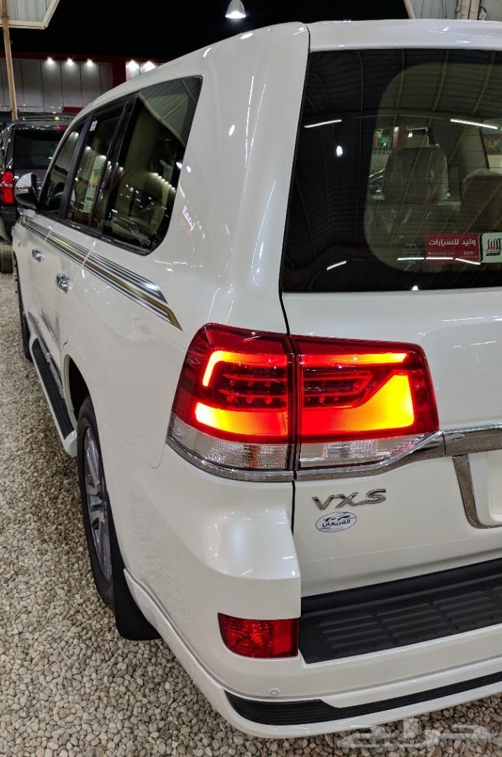 تويوتا لاندكروزر 2019 VXR..5.7((تم البيع))