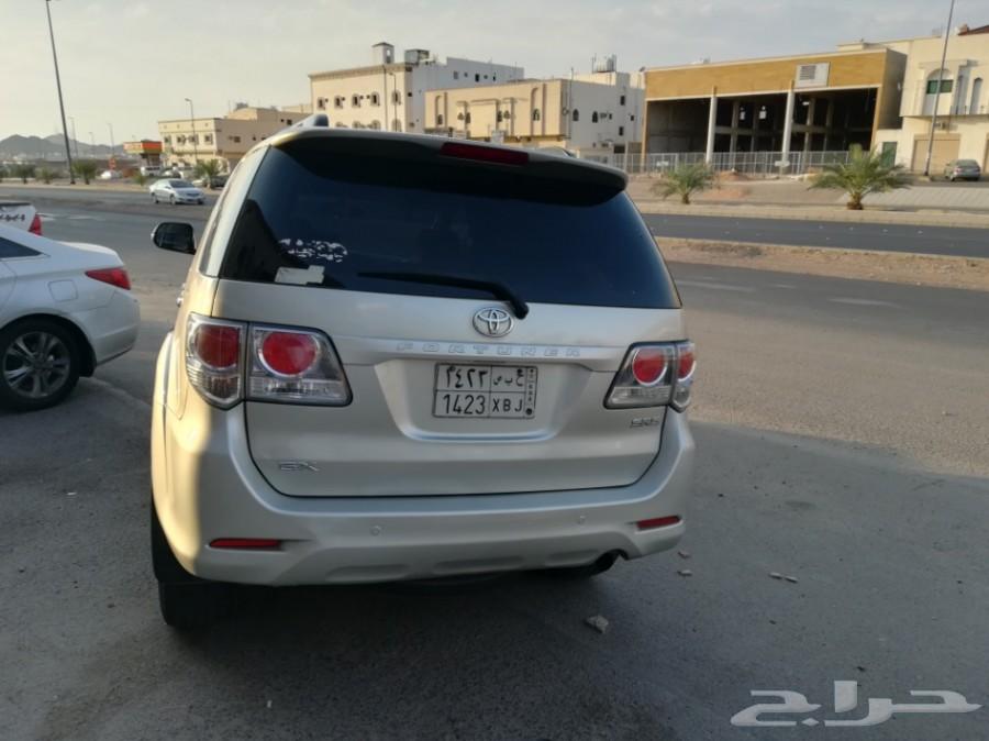 جيب تويوتا فورتشنر 2103 فضي نظيف ماشي 1900