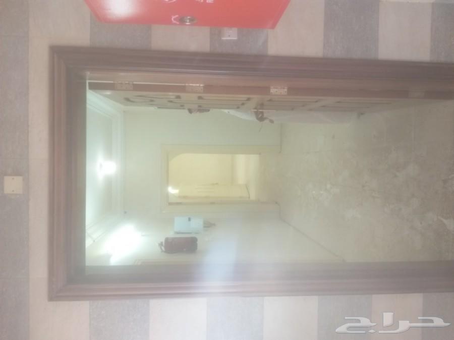 فرصة سريعا عمارة تجارية عبارة عن معارض وشقق