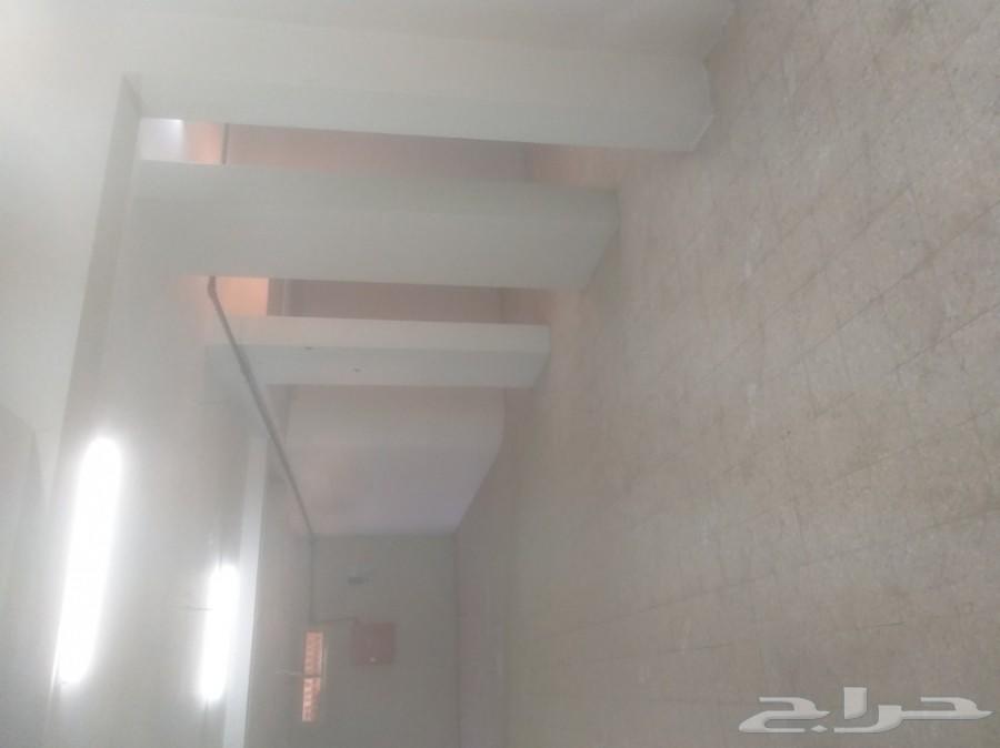 فرصة سريعا عمارة تجارية عبارة عن معارض وشقق