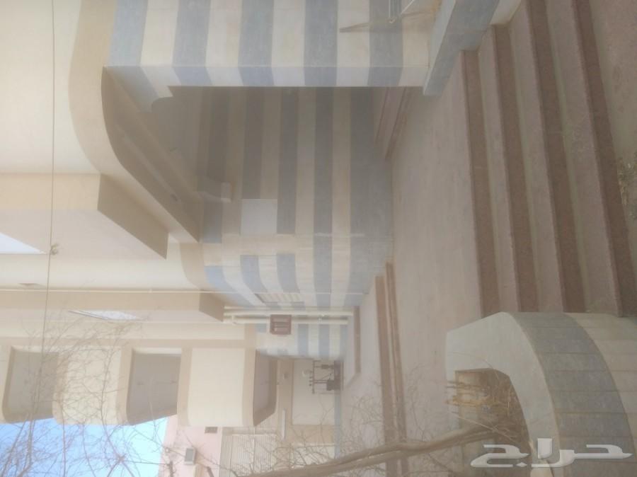 فرصة سريعا عمارة تجارية عبارة عن معارض وشقق