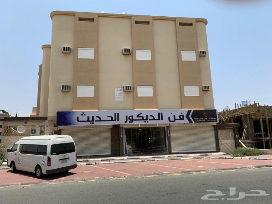 فرصة سريعا عمارة تجارية عبارة عن معارض وشقق