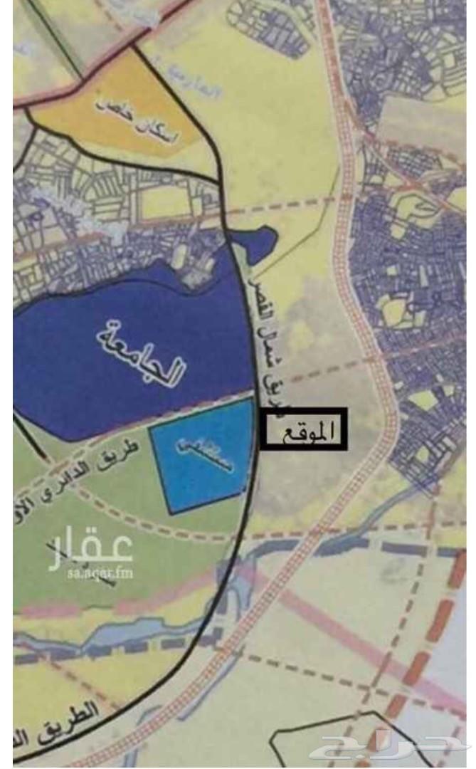 مجمع تجاري للبيع أو الاستثمار أربعة شوارع