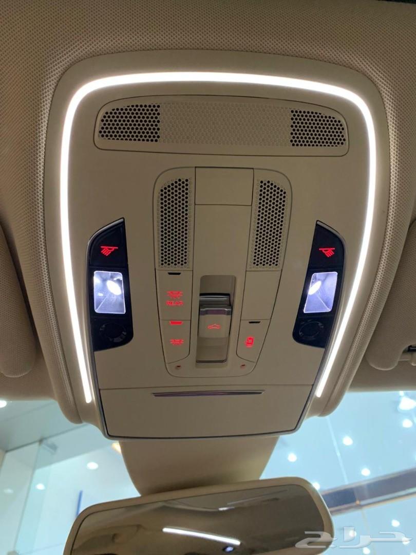 اودي A8L - 2012