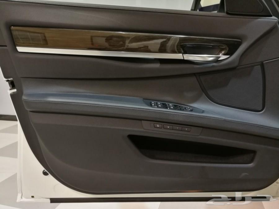 BMW 740 كالجديد تمام تون تيربو