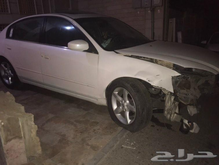 التيما مصدومه للبيع مكينة و القير