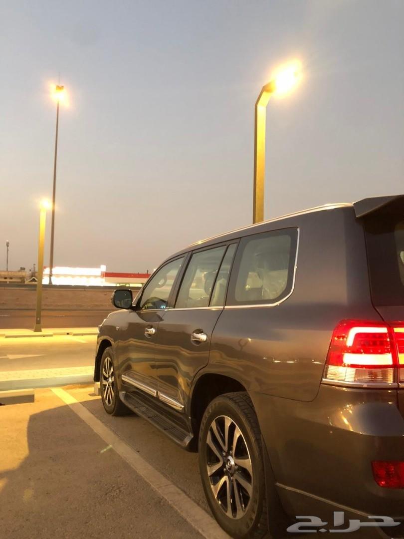 يا أهل الرياض لاندكروزر في اكس قمة الفخامة
