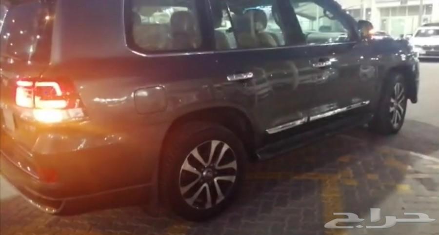 يا أهل الرياض لاندكروزر في اكس قمة الفخامة