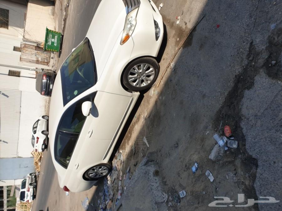 تويوتا افالون 2012