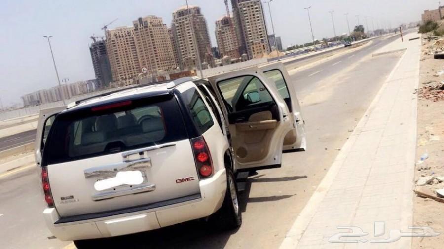 2014 GMC Yukon Denali دينالي مخزن شبه جديدة