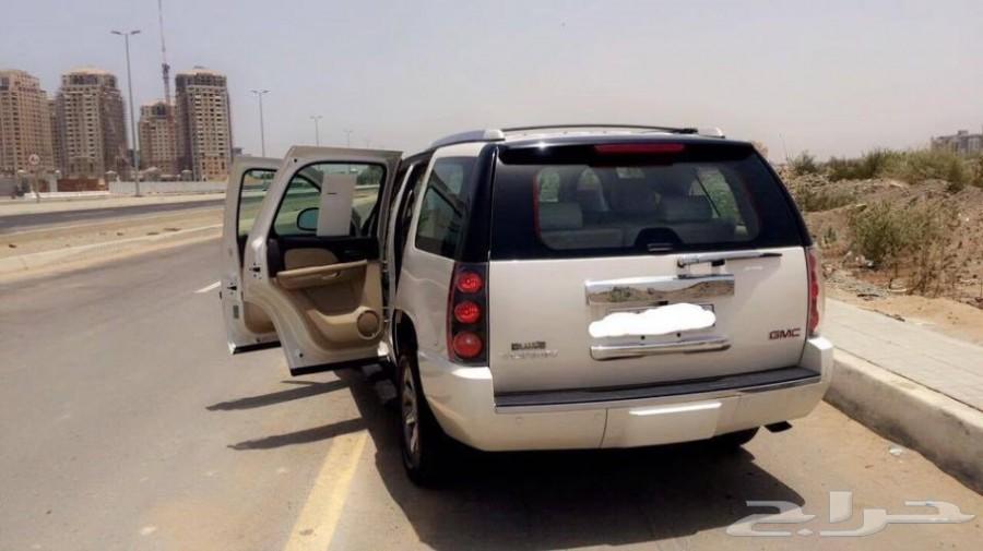 2014 GMC Yukon Denali دينالي مخزن شبه جديدة