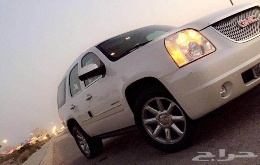 2014 GMC Yukon Denali دينالي مخزن شبه جديدة