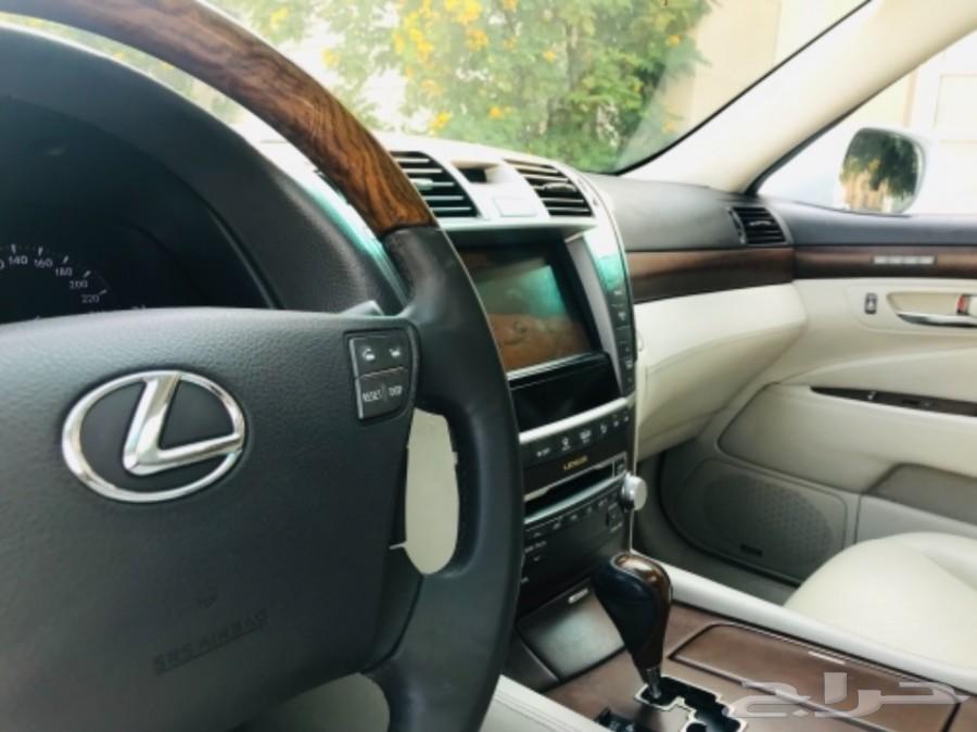 لكزس 460 LS موديل 2012 قمة في النظافة