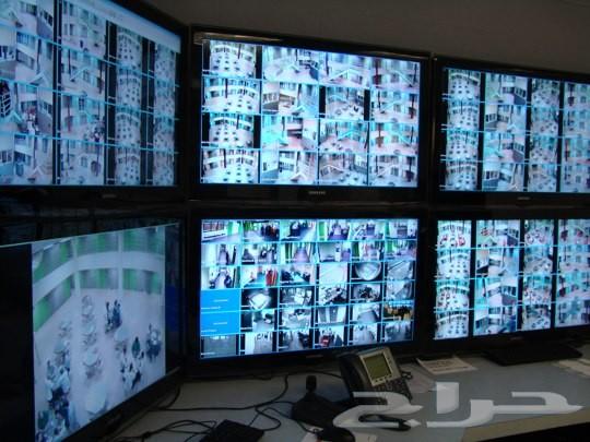 كاميرات مراقبة وأنظمة التحكم بالدخول